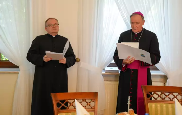 Zmiany proboszczów w regionie [LISTA]