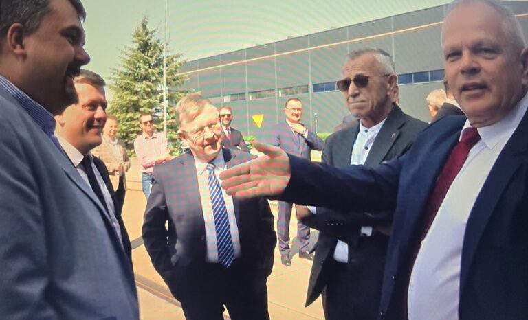 Pół miliona na stole! Poseł powiedział: pass