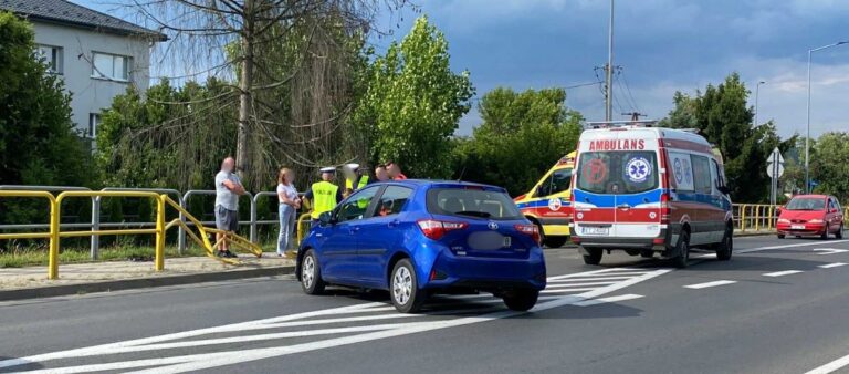 Utrudnienia na DK28. Dwie osoby poszkodowane. Trwa akcja służb