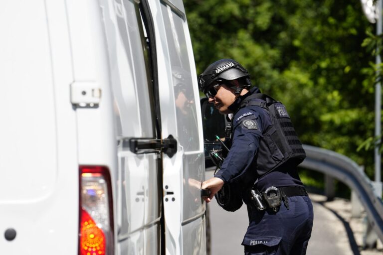 ,,Z pogrzebu Przyjaciela wprost w sidła policji”. Funkcjonariusze zabierają głos