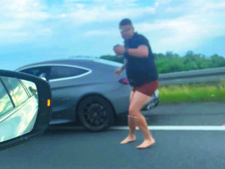Szaleniec w Mercedesie na tablicach KNS. Absurdalna podróż przez Polskę