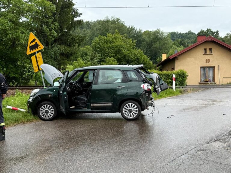 Wypadek na torowisku. PKP wprowadziło komunikację zastępczą na trasie od Tuchowa