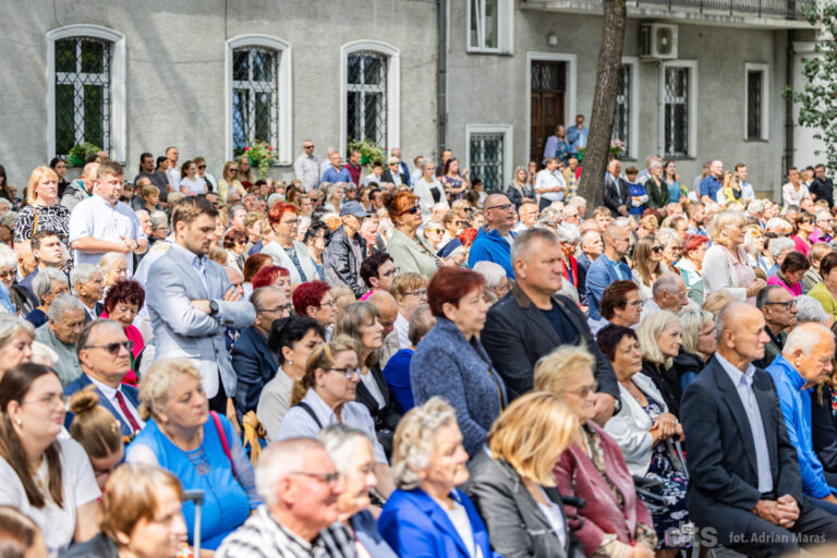 Tłumy wiernych przybyły do Sądeckiej Góry Tabor. Biskup Jeż ,,widać żywą duchowość”