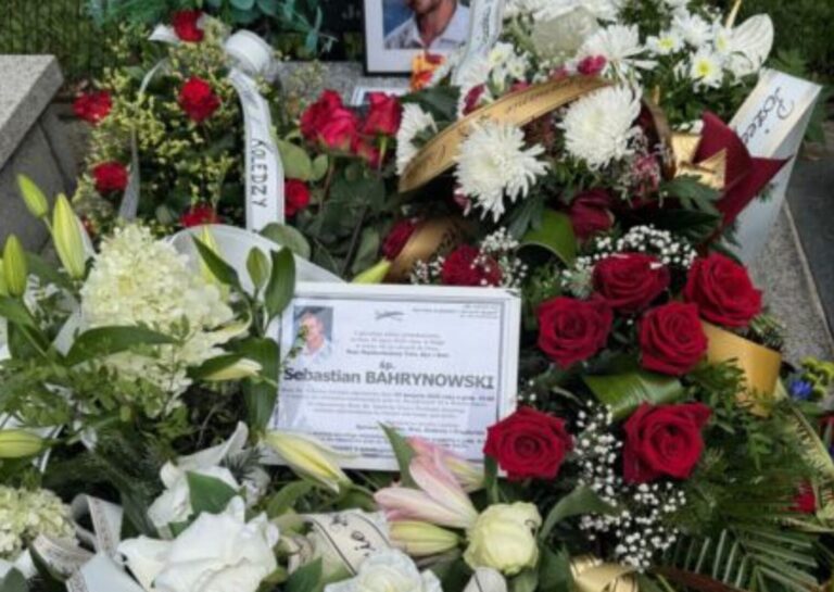 Odszedł ,,ostatni romantyk”. Szkoła Chrobrego pożegnała swojego absolwenta