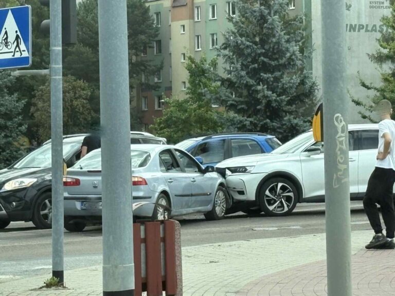 Zderzenie trzech samochodów w Nowym Sączu