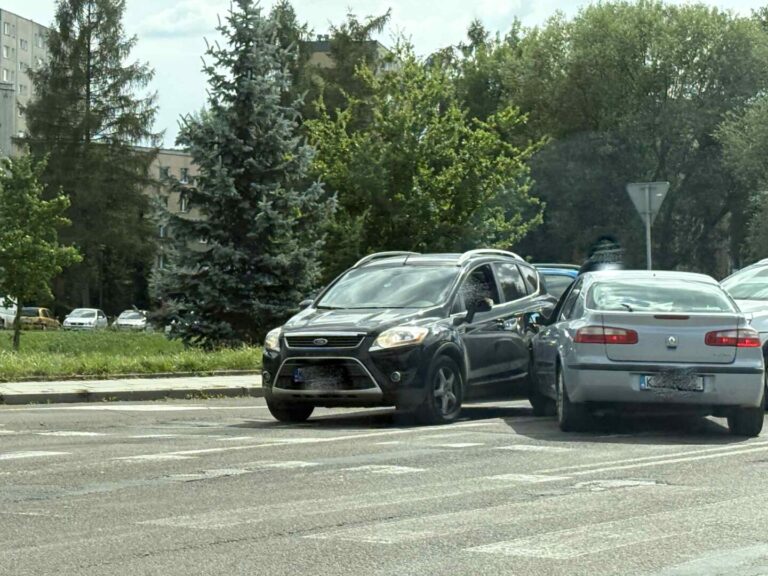Policja potwierdza. 18-letni sprawca kolizji nie miał prawa jazdy