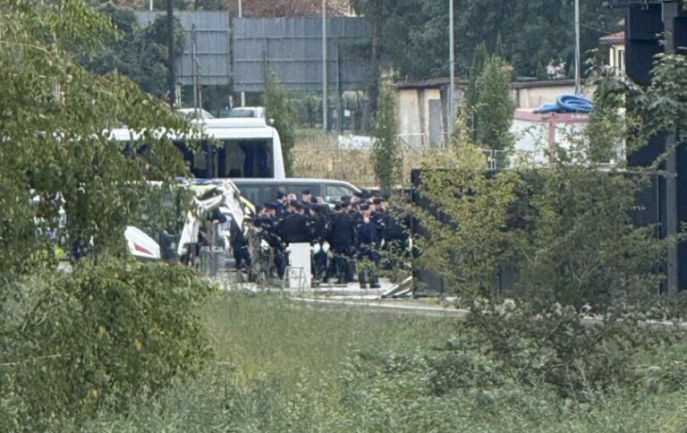 ,,Obława” policji na stadionie Sandecji