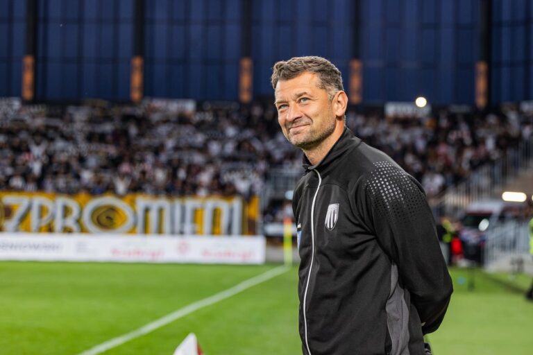 Łukasz Mierzejewski opuści mecz ligowy. Zaskakująca postać na ławce trenerskiej