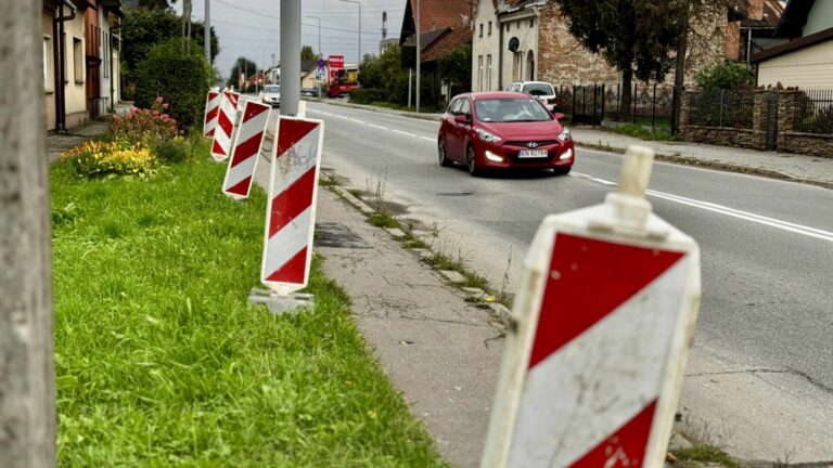 Nowy Sącz. Drogowcy rozstawiają się na ulicy Węgierskiej