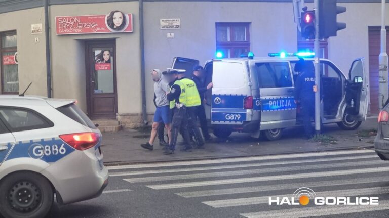DK28: czołowe zderzenie na Zawodziu. Cztery osoby zatrzymane