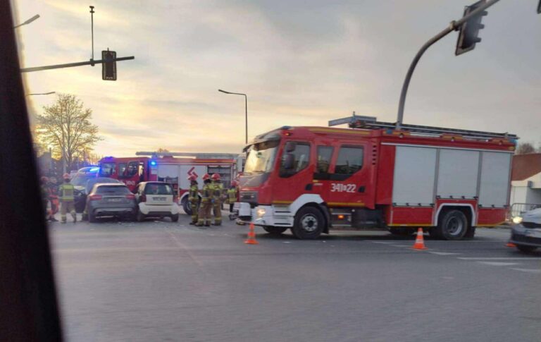 Zderzenie samochodów na ul. Lwowskiej w Nowym Sączu