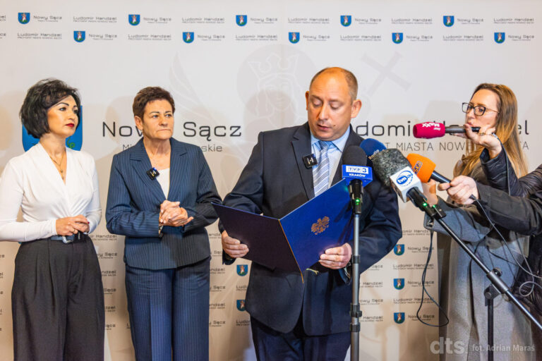 Nowy Sącz ma prezydentkę. Bożena Borkowska przejęła obowiązki [film]