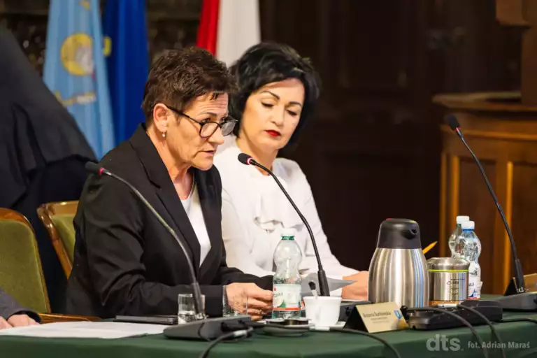 Bożena Borkowska oficjalnie pracownikiem kancelarii premiera Tuska. Przejmuje ,,stery” Nowego Sącza