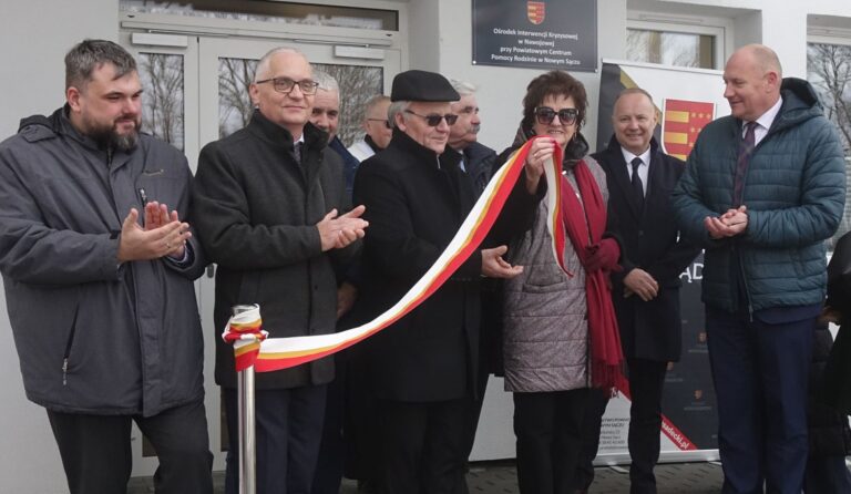 Uroczyście otwarto Ośrodek Interwencji Kryzysowej w Nawojowej