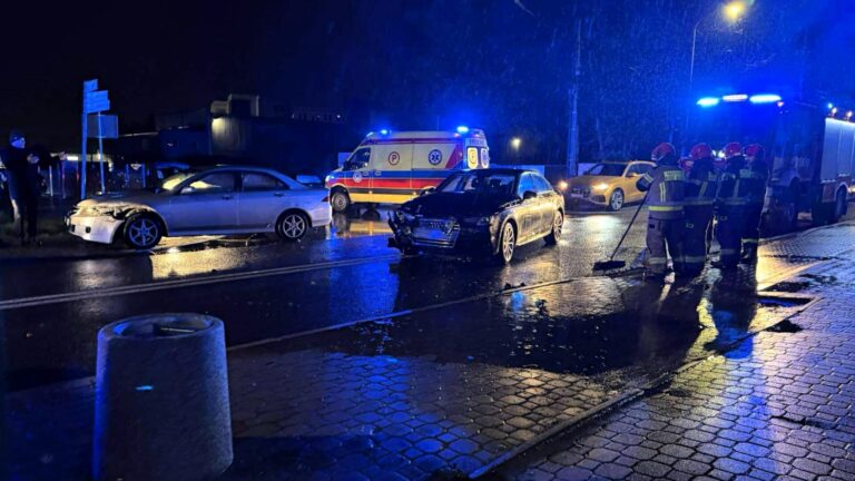 Stłuczka na Zielonej. Tworzą się ogromne korki [ZDJĘCIA]