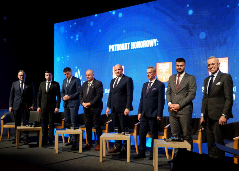 Polska i Słowacja rozmawiają o przyszłości transportu. Sądecczyzna wozi Europę, ale sama nie ma jak do niej dojechać