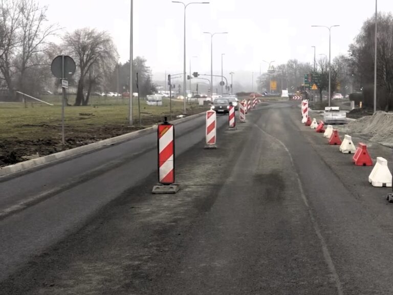 Prezent dla kierowców. Dwa pasy wróciły na Kilińskiego