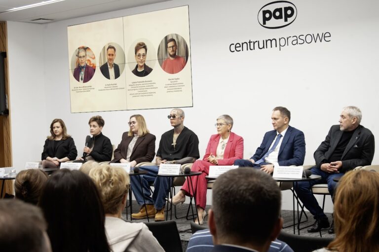„Sieci na dzieci: stop cyberprzemocy” – ogólnopolski projekt przeciw przemocy w Internecie