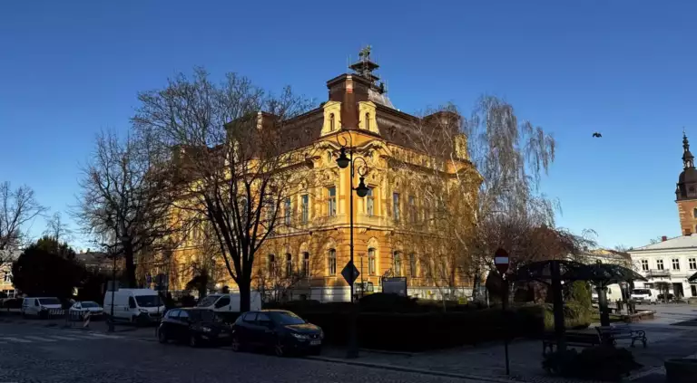 Zbliża się finał remontu. Wchodzimy do Ratusza od zaplecza