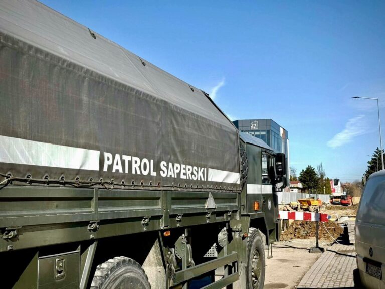 Interwencja saperów na placu budowy ronda