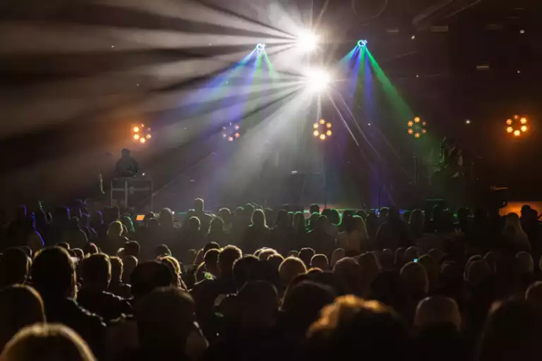 8 koncertów, 12 spektakli. Uniatowski, Kali, C-Bool, Perfect, Mała Armia Janosika i wiele więcej na SJK w Nowym Sączu [PROGRAM]