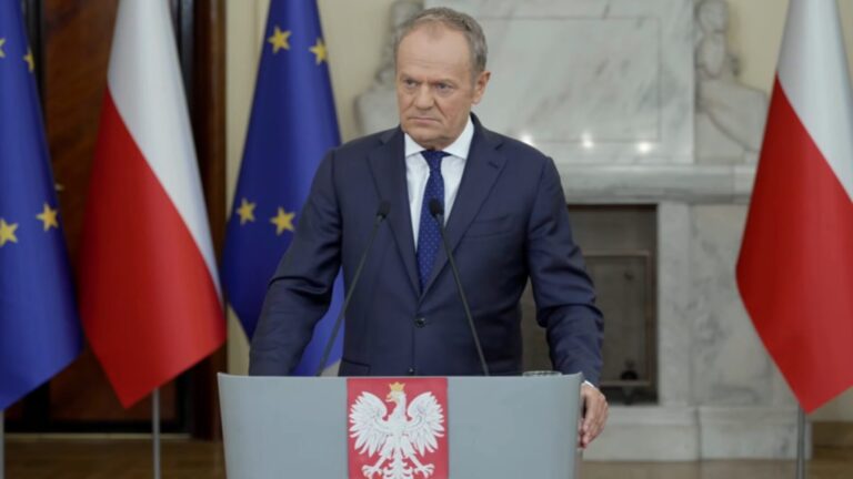 Kluczowa decyzja dla kierowców! VAT na paliwa w dół