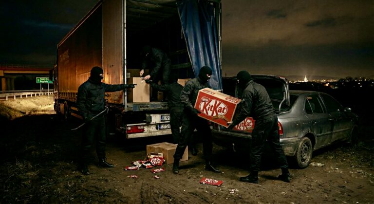 Dwanaście ton KitKata zniknęło w drodze do Polski. Sprawą zajmuje się Interpol