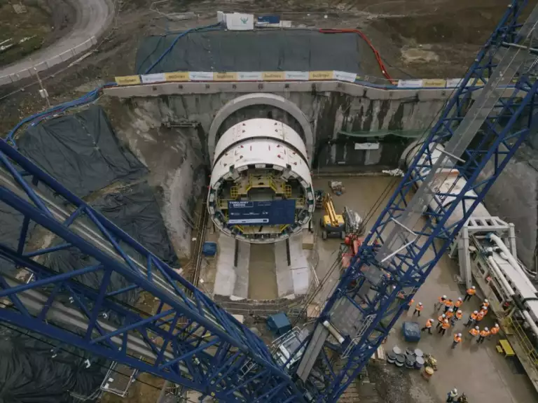 Finisz ,,Jadwigi” wcześniej niż zakładano. Gigant drąży tunel dla pociągów