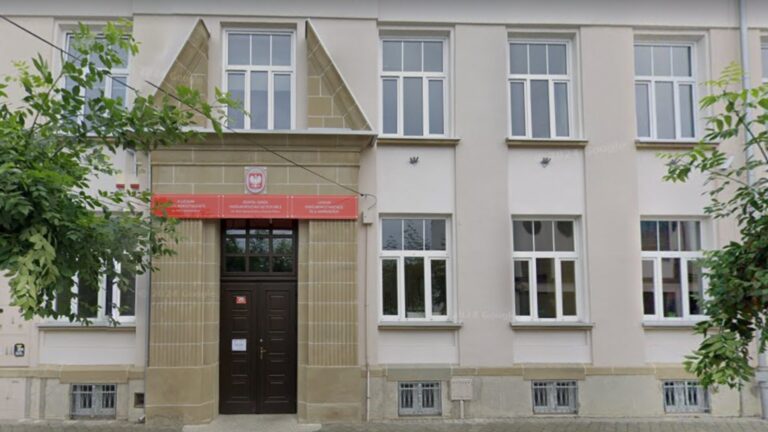Sukces sądeckiej „Dwójki”! II LO na podium plebiscytu „Ponadpodstawowa Szkoła Roku 2026”