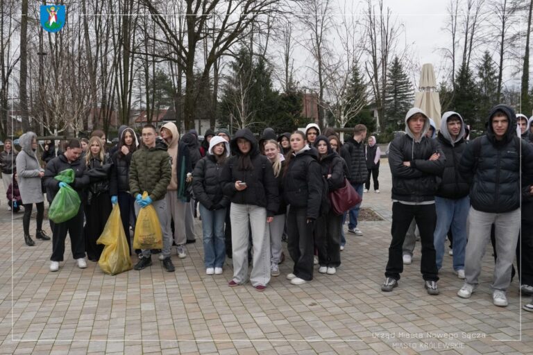 Wiosenne sprzątanie w mieście. Zebrano prawie 300 kg odpadów