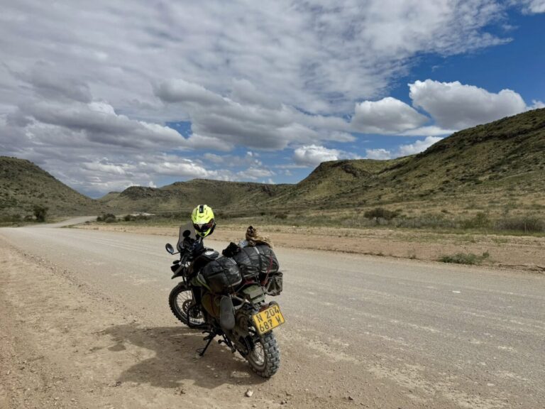 3000 km przez Namibię, aby pomóc najmłodszym