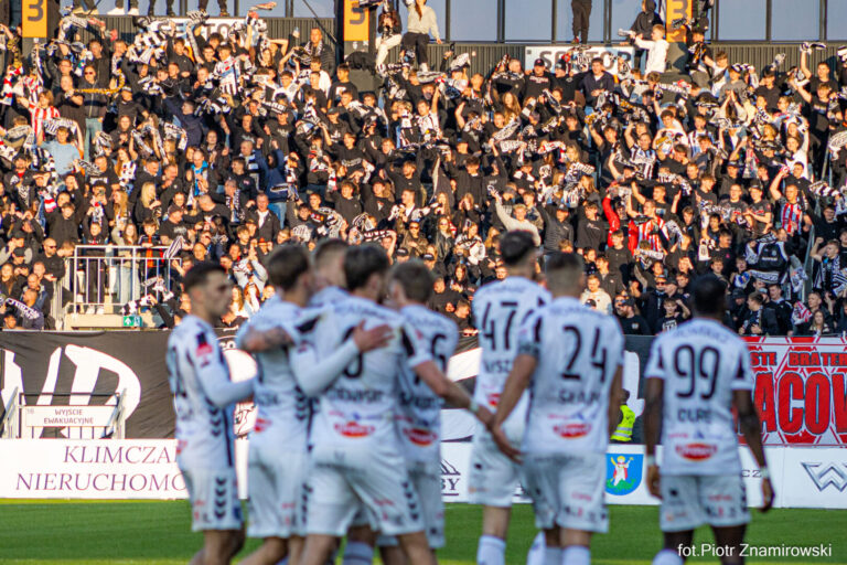 7806 kibiców na trybunach. Sandecja grała z Podhalem