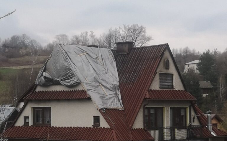 Krok od tragedii. W święta pożar strawił część dachu ich domu