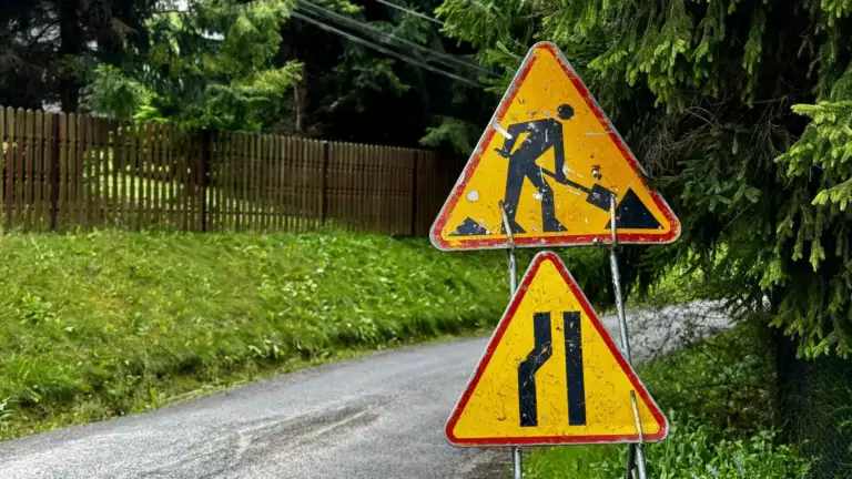 „Zapach asfaltu” w gminie Chełmiec. Ważny remont staje się faktem