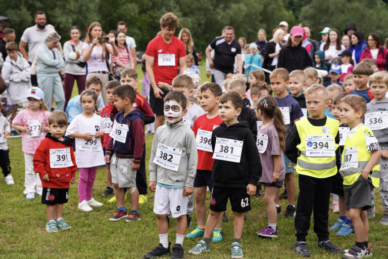 Pobiegli po uśmiech dla Milenki i Macieja. Run 4 a Smile, bo dobro wraca!