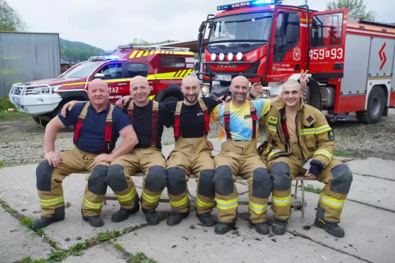,,Gasimy raka”. Strażacy z Łososiny Górnej i Starej Wsi wsparli podopiecznych fundacji Cancer Fighters