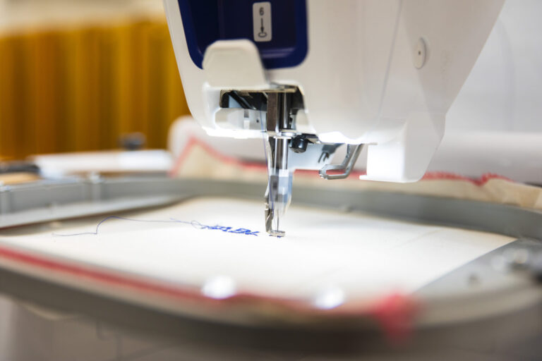 Od maszyny do szycia po drukarkę 3D. Technologia w rękach kobiet