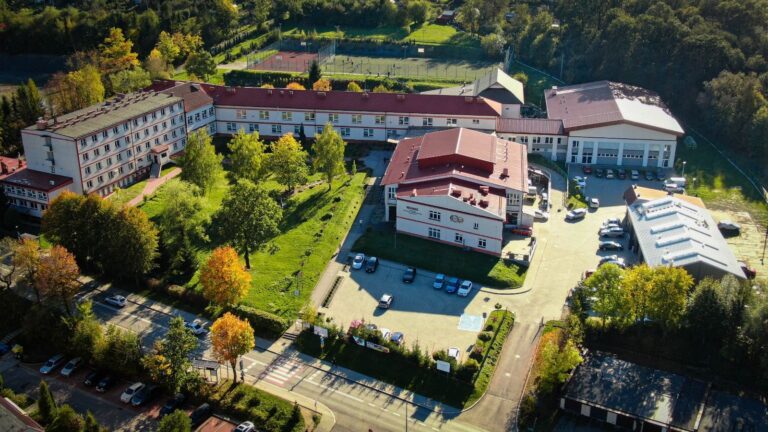 „Skur****ny pierd****e!” – szokujące słowa nauczyciela do uczniów [NAGRANIE]