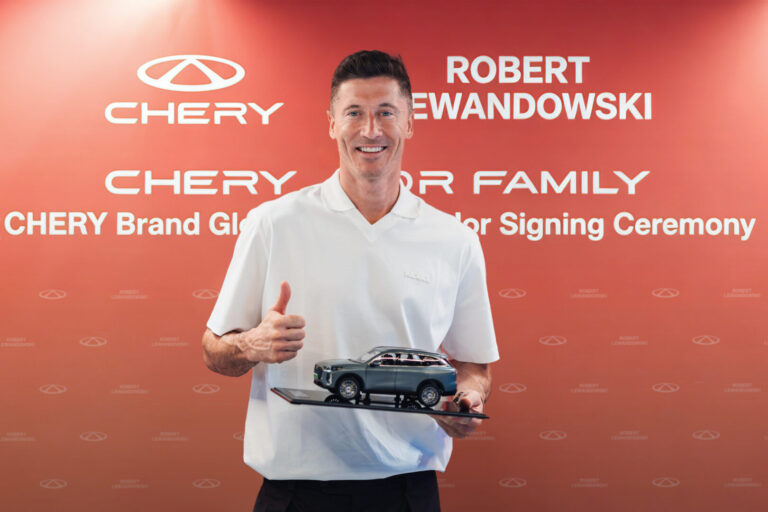 Robert Lewandowski zostaje Ambasadorem Marki CHERY! Filozofia „For Family” w globalnym wydaniu