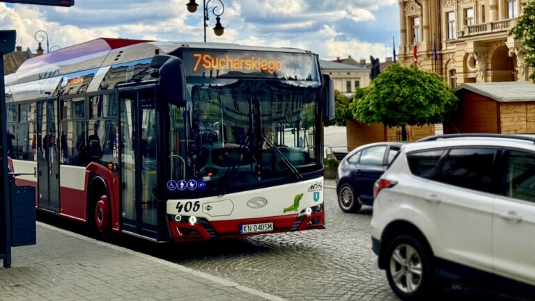 Chwile grozy w autobusie MPK. Dziewczyna walczyła o oddech, kierowca ruszył na ratunek