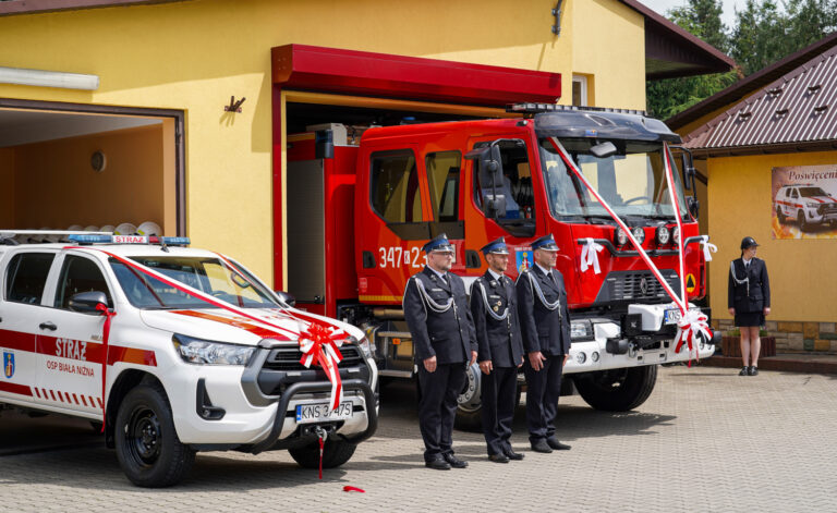 Nowe samochody dla OSP Biała Niżna