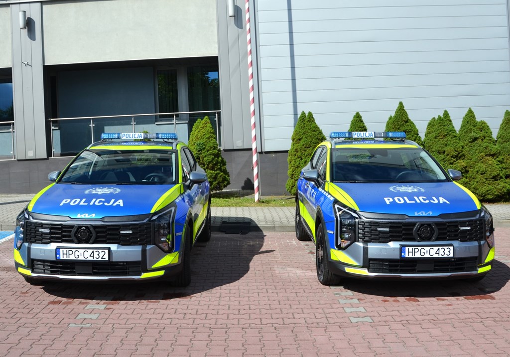 Kierowcy, noga z gazu! Na drogi wyjadą nowe, szybkie radiowozy