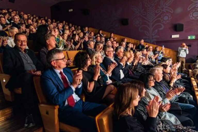 Rekordowe tempo! Bilety na jubileuszowy Jesienny Festiwal Teatralny znikają w oczach