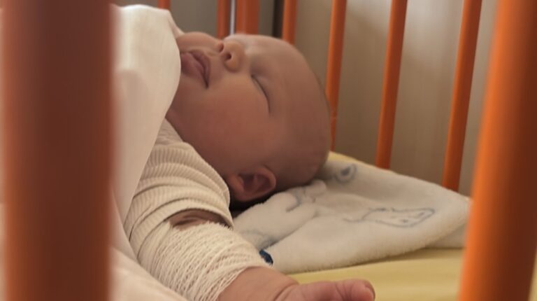 Ma zaledwie 7 tygodni i przed sobą trudną walkę. Pomóż Stasiowi z Nowej Wsi