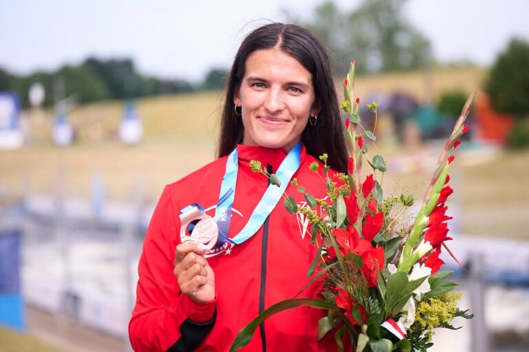 Dominika Brzeska na podium Mistrzostw Świata U23