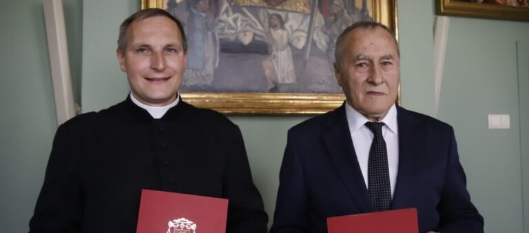 „Człowiek, który gasił światło”, będzie pilnował finansów krakowskiej kurii. Historyczna nominacja Lucjana Tabaki