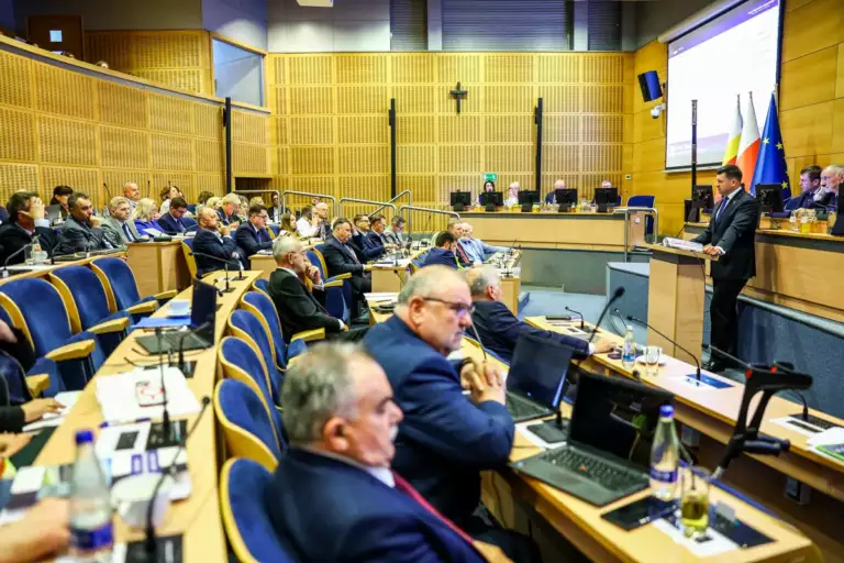 Zielone światło dla władz Małopolski. Zarząd województwa z absolutorium i wotum zaufania