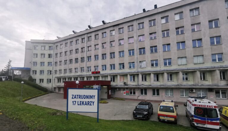 81,8 tys. zł za miesiąc i 17 wakatów. Sądecki szpital pokazuje cenę lekarza