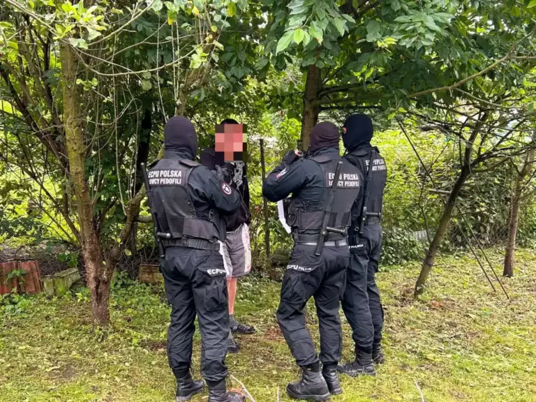 Piwniczna-Zdrój. Myślał, że rozmawia z dziećmi, więc wysyłał im nagie zdjęcia. Dosięgnie go sprawiedliwość