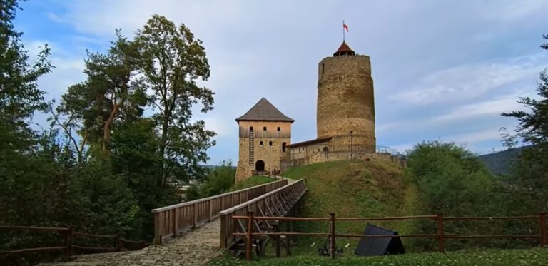 Rozpoczyna się remont konserwatorski i nadbudowa baszty zamku w Czchowie
